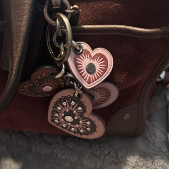 Coach Rhyder Satchel with dusty rose heart applique novelty strap and charm - Picture 4 of 11